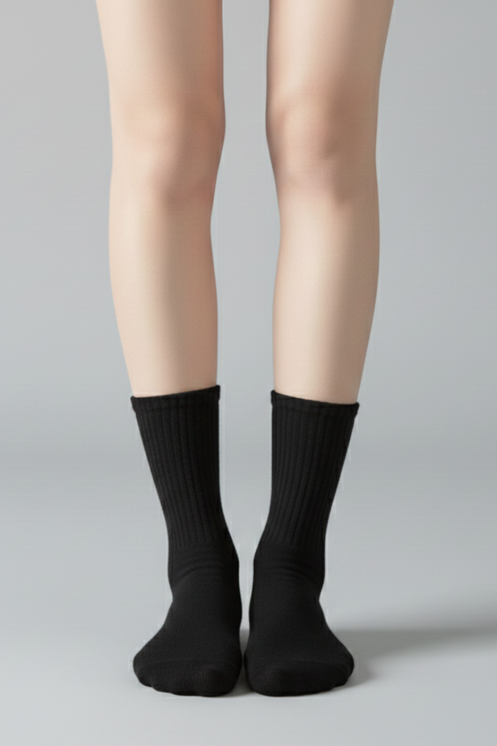 Women’s Crew Socks with Ruffled Edge and Ribbed Texture