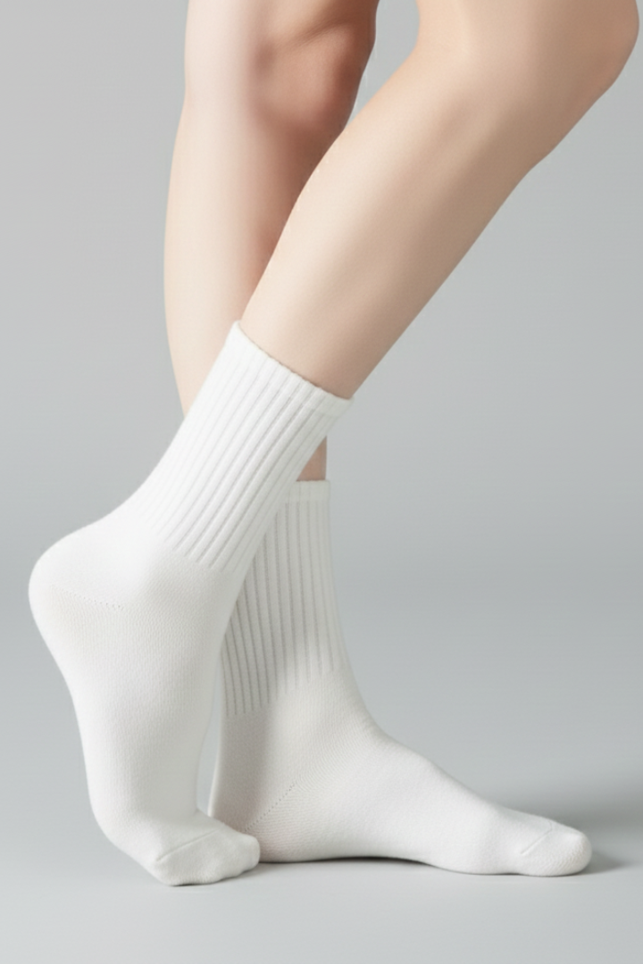 Women’s Crew Socks with Ruffled Edge and Ribbed Texture