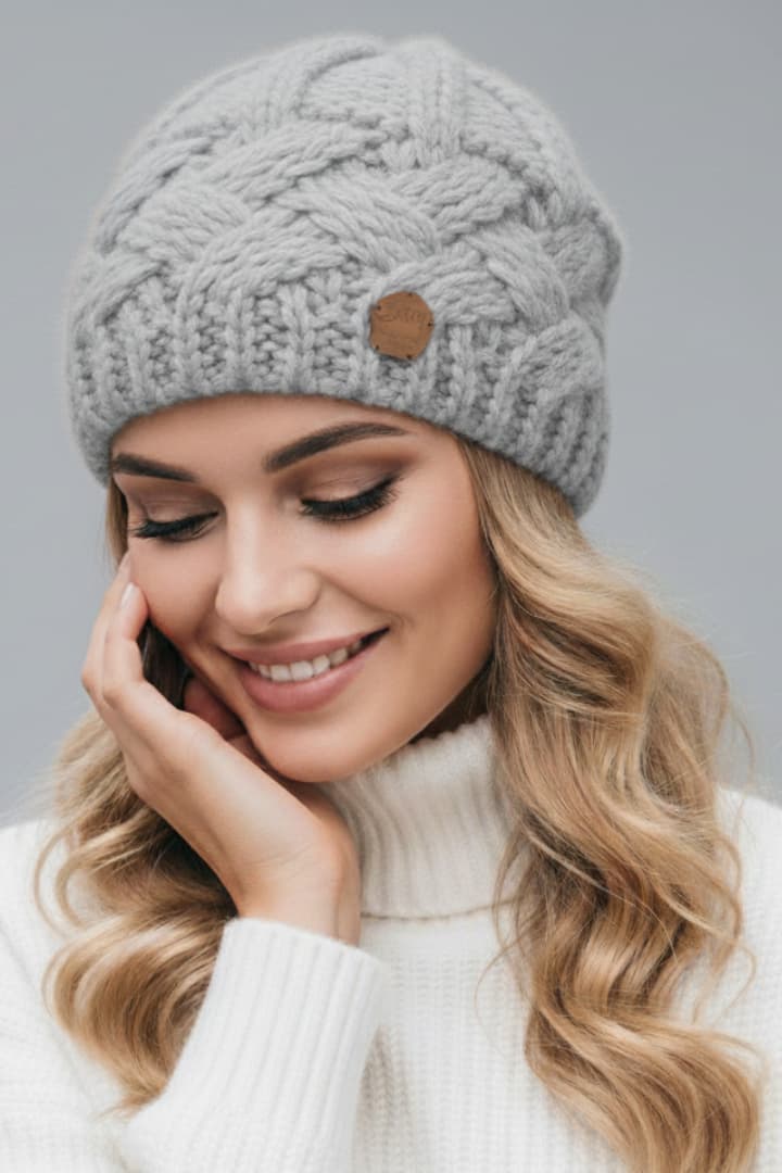 Women’s Knit Hat with Thick Weave and Folded Edge