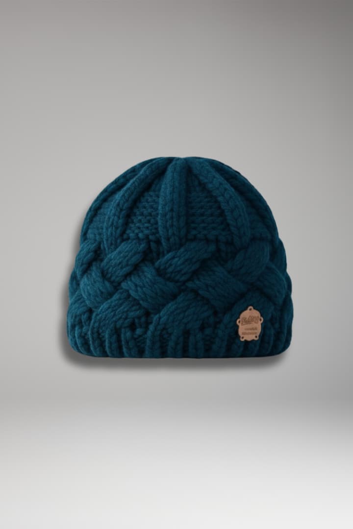 Women’s Knit Hat with Thick Weave and Folded Edge