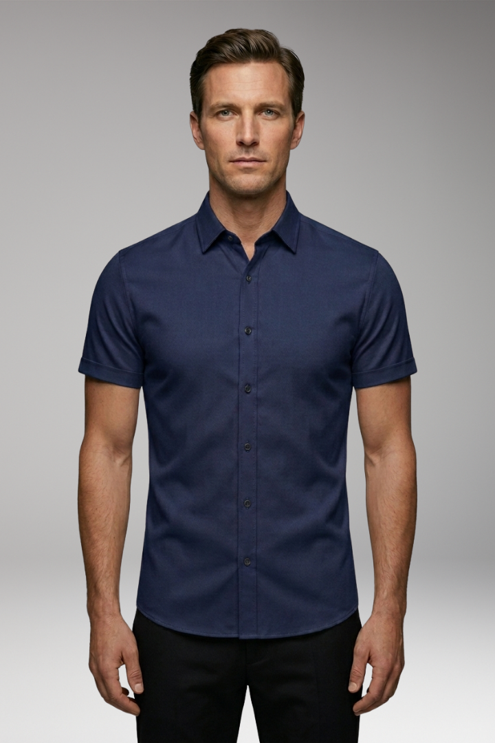 Men's Shirt with Button Placket and Fitted Style