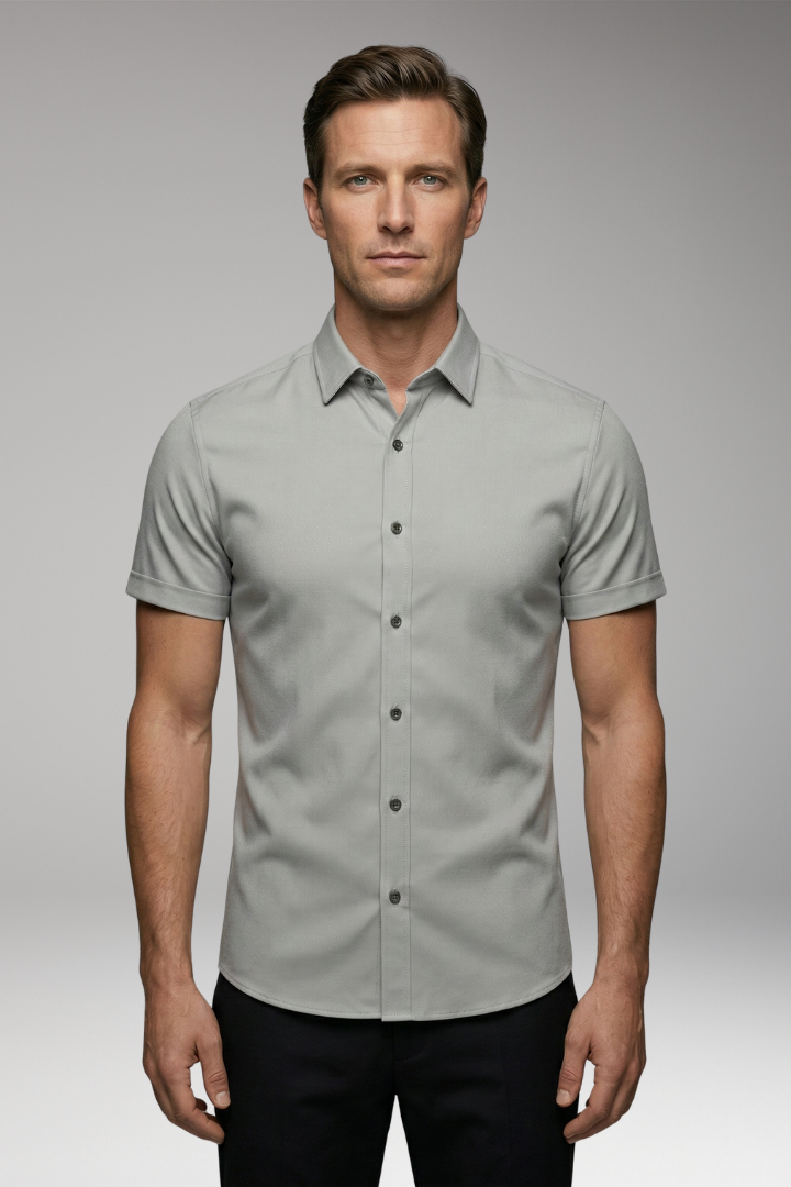 Men's Shirt with Button Placket and Fitted Style