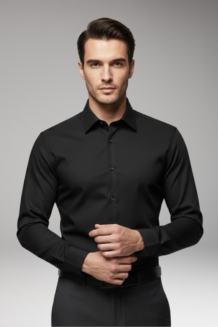 Men’s Slim Shirt with Pointed Collar and Button Closure