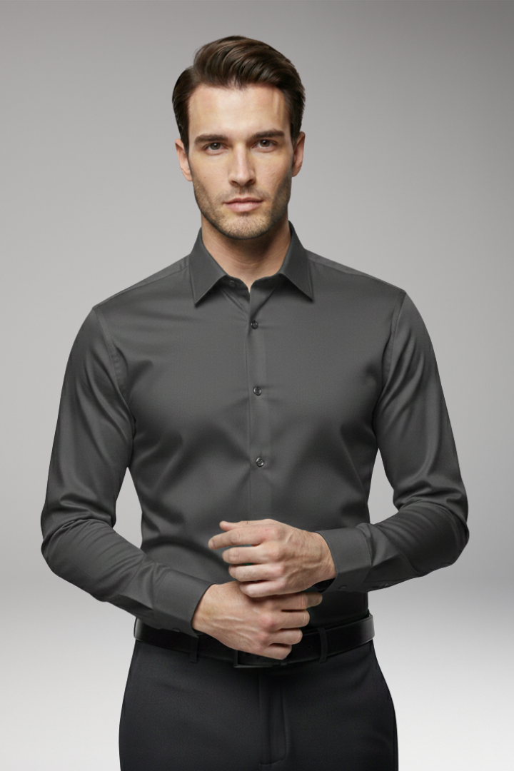 Men’s Slim Shirt with Pointed Collar and Button Closure