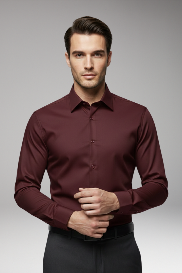 Men’s Slim Shirt with Pointed Collar and Button Closure