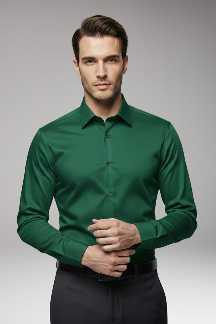 Men’s Slim Shirt with Pointed Collar and Button Closure