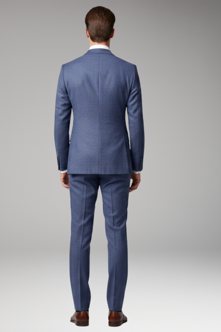 Men’s Suit with Slim Fit and Peak Lapels