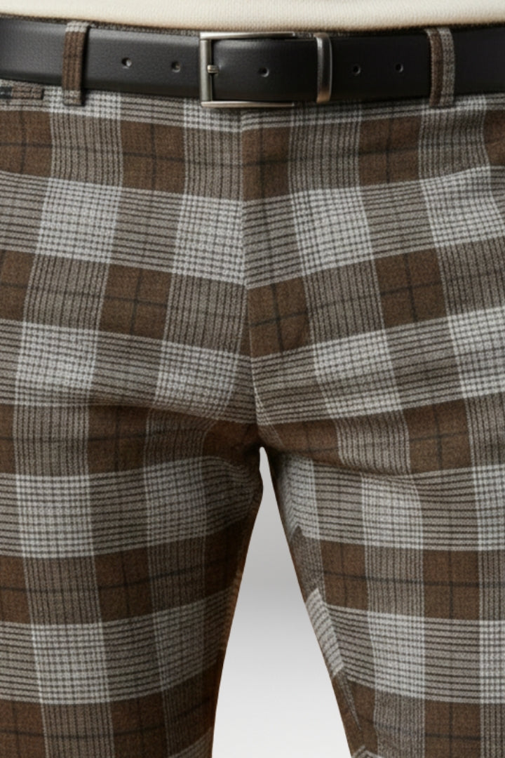 Men’s Trousers with Checkered Pattern and Side Pockets