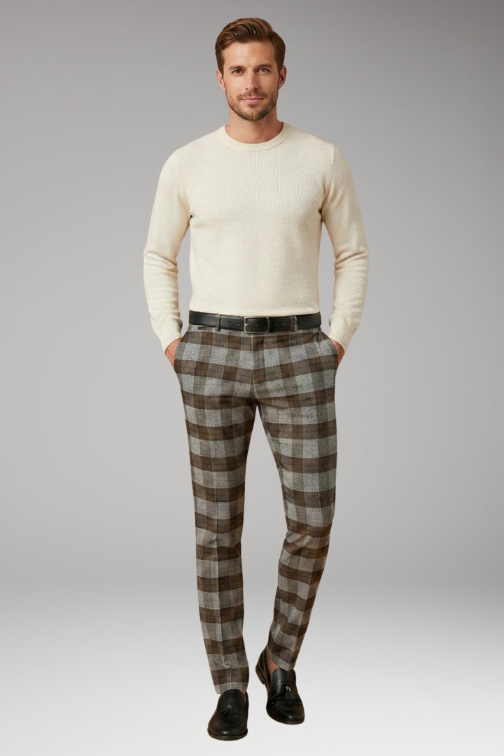 Men’s Trousers with Checkered Pattern and Side Pockets