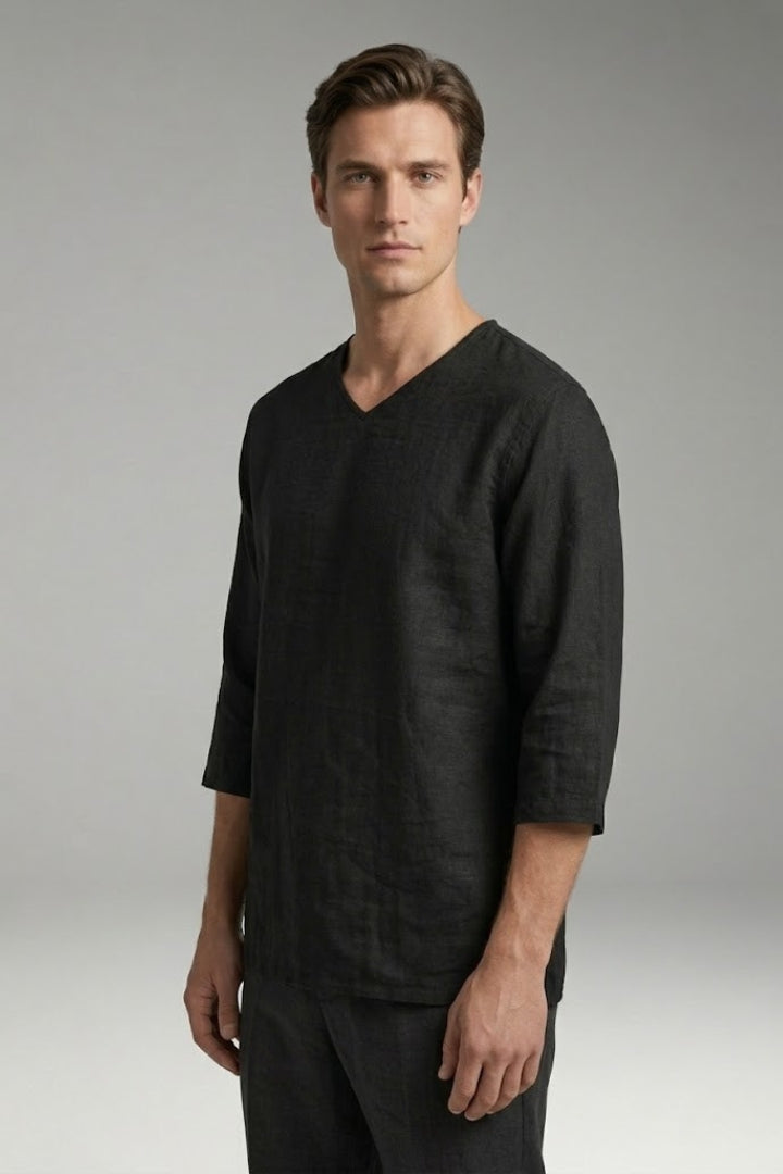 Men's Tunic-Style Top with Round Neckline and Three-Quarter Sleeves