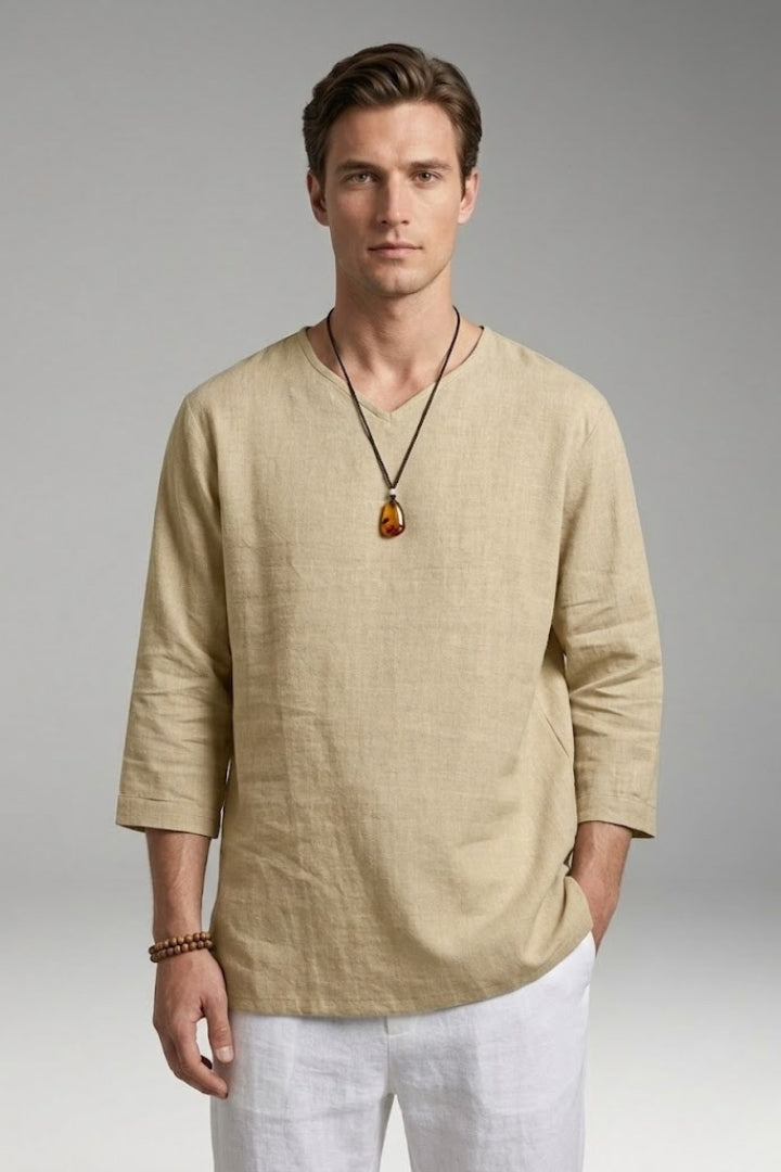Men's Tunic-Style Top with Round Neckline and Three-Quarter Sleeves