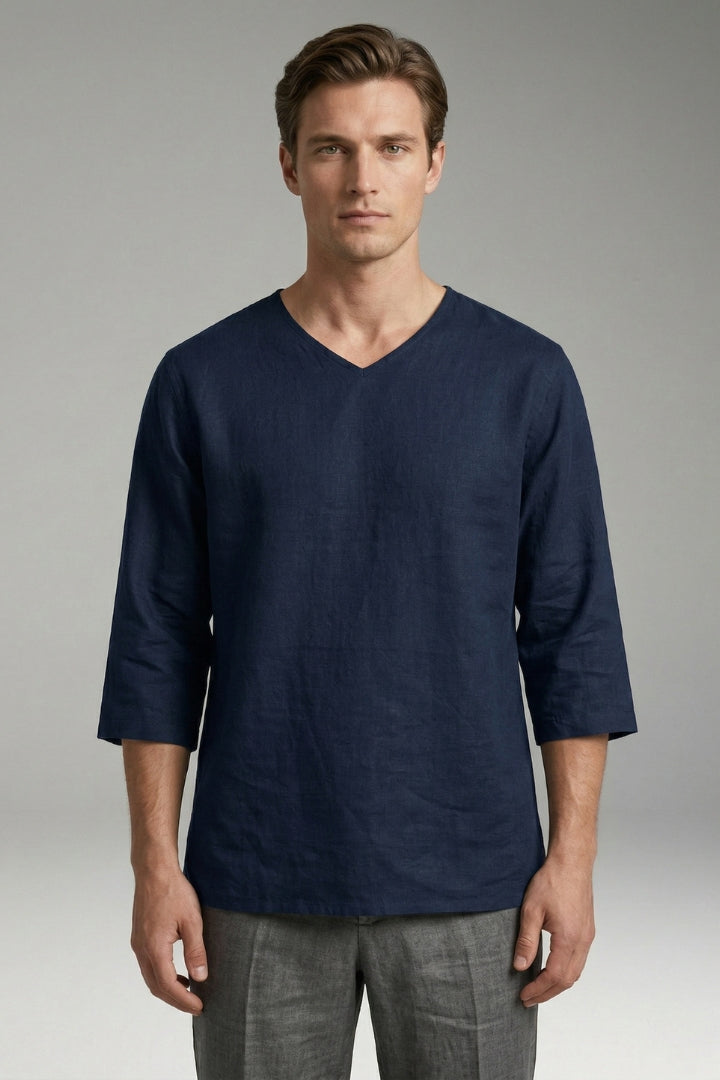 Men's Tunic-Style Top with Round Neckline and Three-Quarter Sleeves