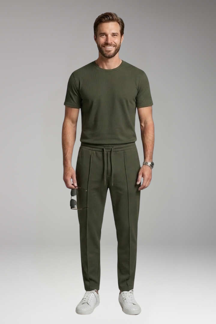 Men's Two-Piece Set with T-Shirt and Joggers for All-Season Wear