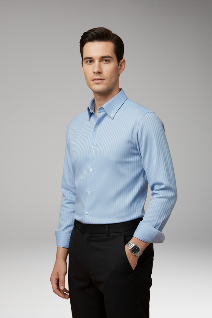Men’s Dress Shirt with Vertical Stripes and Defined Fit