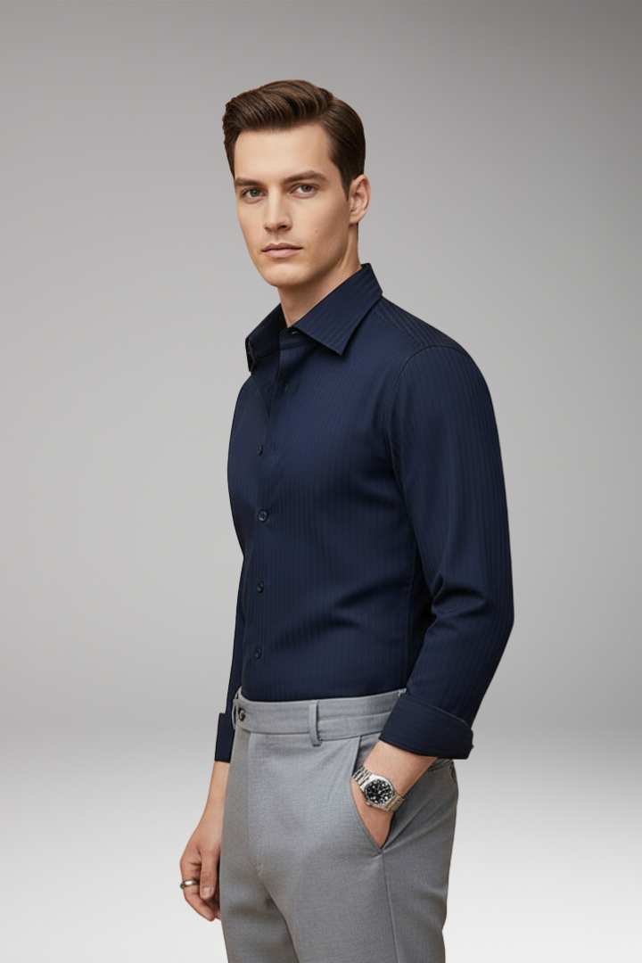 Men’s Dress Shirt with Vertical Stripes and Defined Fit