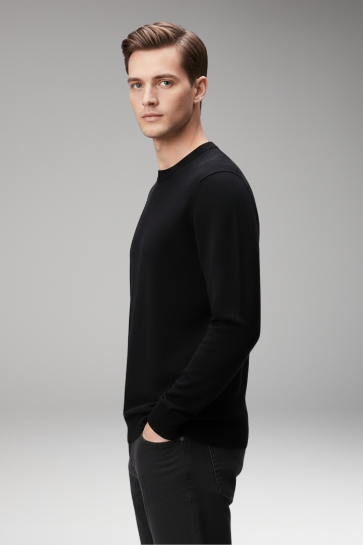 Men’s Pullover Shirt with Crew Neck and Straight Hem