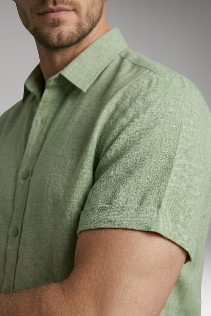 Men's Shirt with Short Sleeves and Button Placket