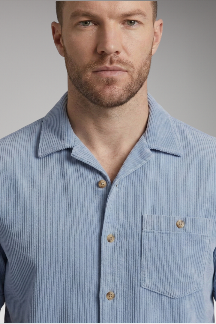 Men's Short-Sleeve Shirt and Drawstring Shorts Set with Casual Style