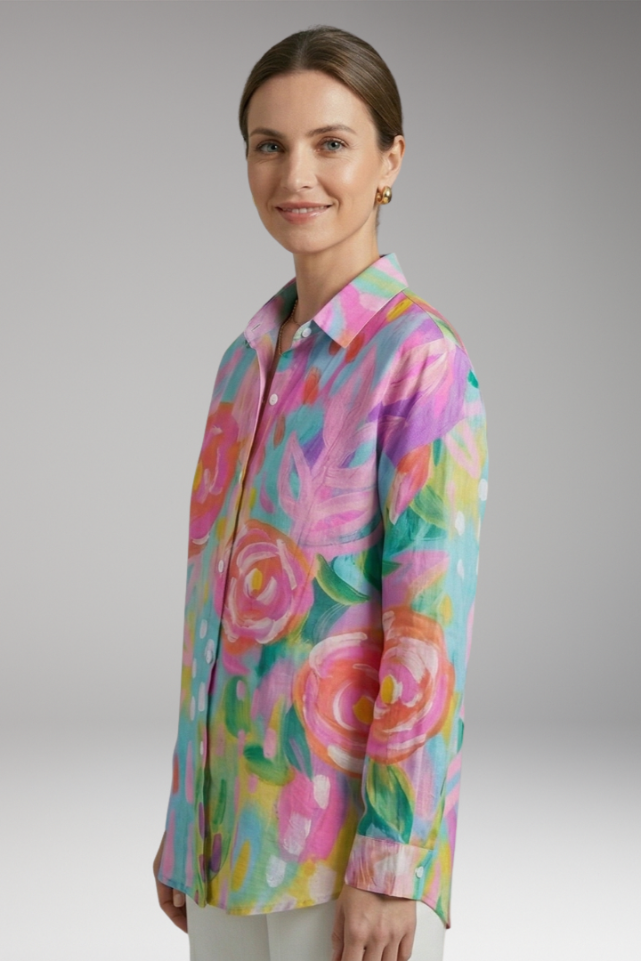 Women’s Blouse with Collar and Button Closure