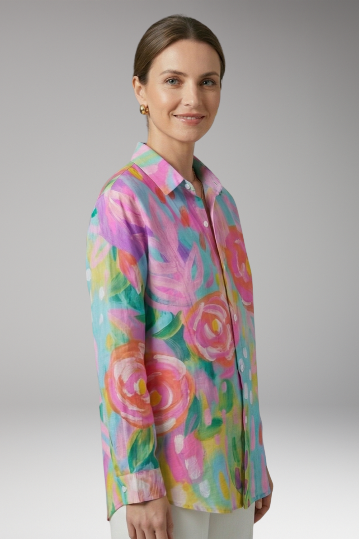 Women’s Blouse with Collar and Button Closure