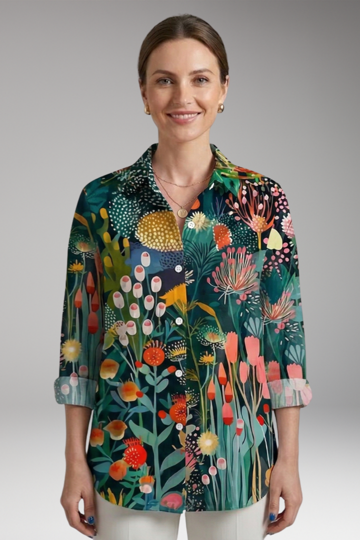 Women’s Blouse with Collar and Button Closure