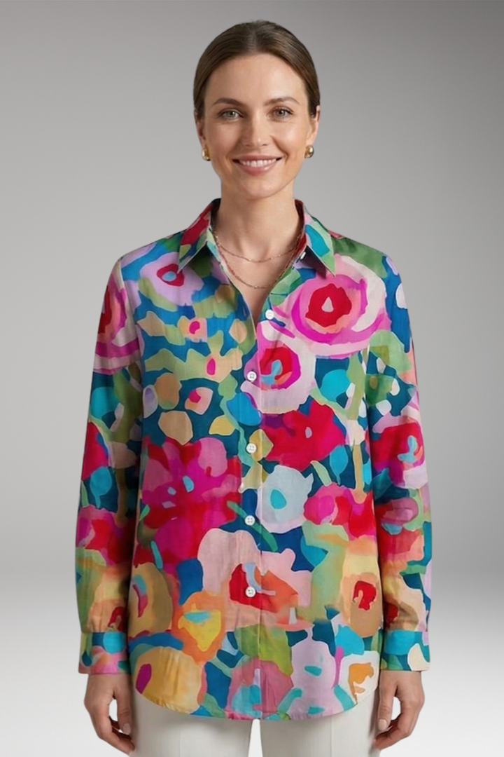 Women’s Blouse with Collar and Button Closure