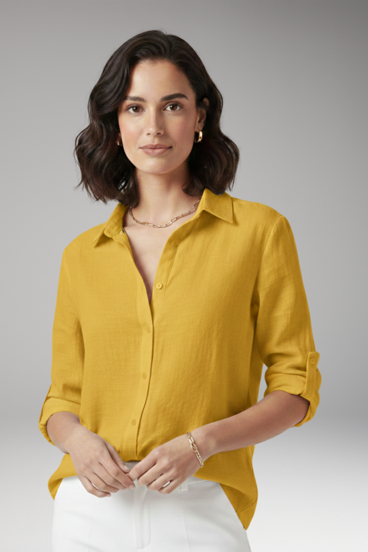 Women’s Blouse with Pointed Collar and Button Closure