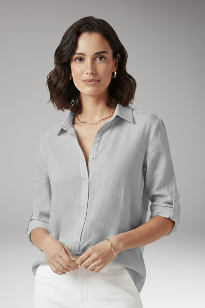 Women’s Blouse with Pointed Collar and Button Closure