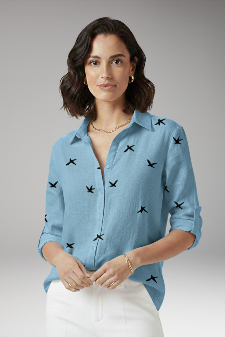 Women’s Blouse with Pointed Collar and Button Closure