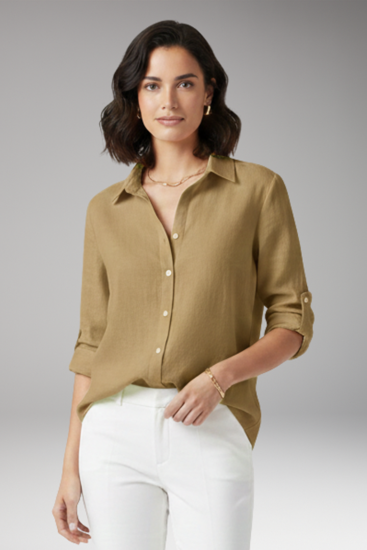 Women’s Blouse with Pointed Collar and Button Closure