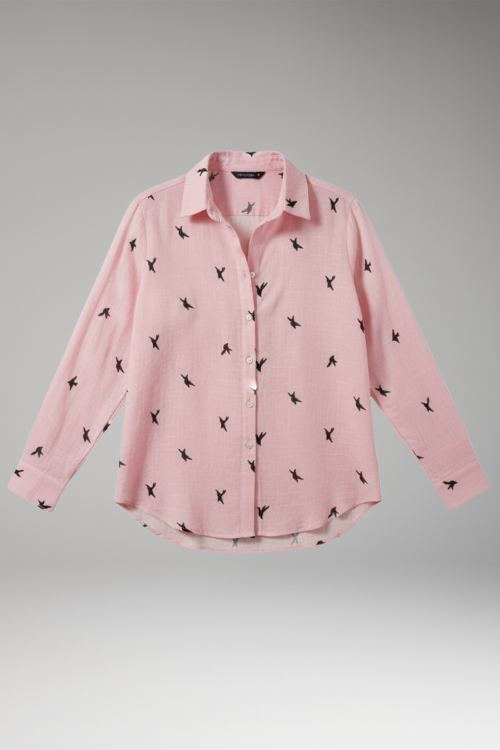 Women’s Blouse with Pointed Collar and Button Closure