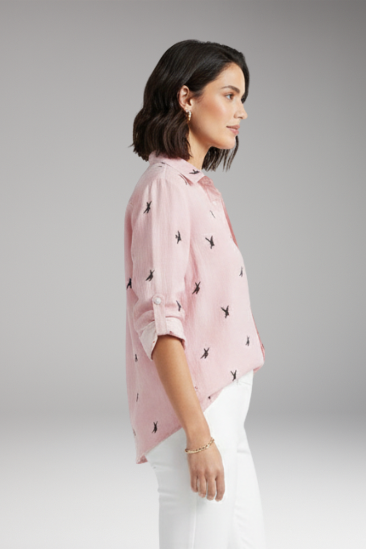 Women’s Blouse with Pointed Collar and Button Closure