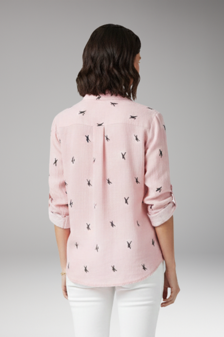 Women’s Blouse with Pointed Collar and Button Closure