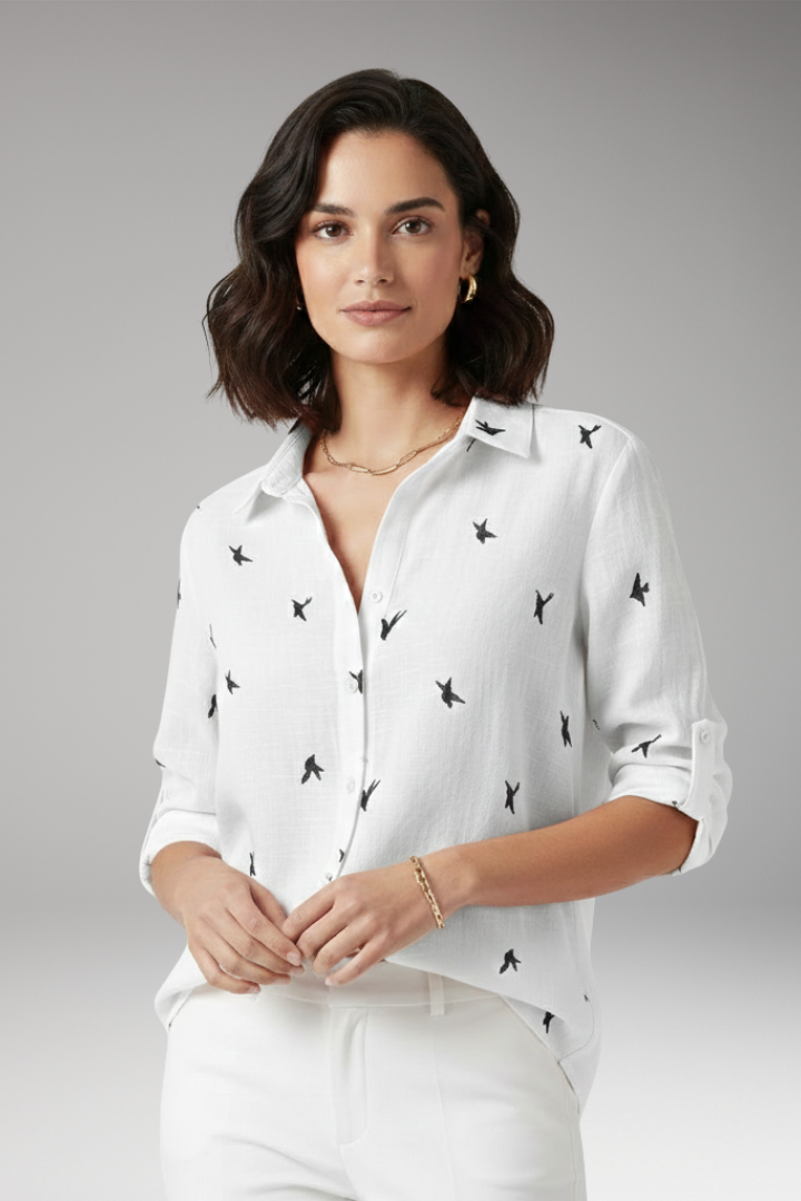 Women’s Blouse with Pointed Collar and Button Closure
