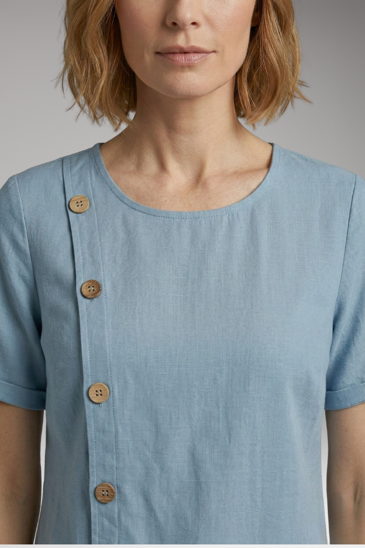Women’s Blouse with Round Neckline and Side Buttons