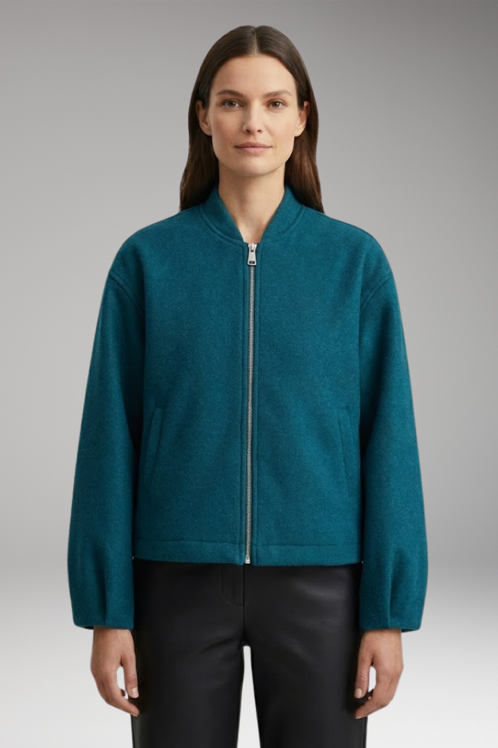 Women’s Bomber Jacket with Practical Pockets and Elegant Cut
