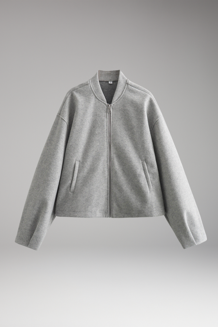 Women’s Bomber Jacket with Practical Pockets and Elegant Cut