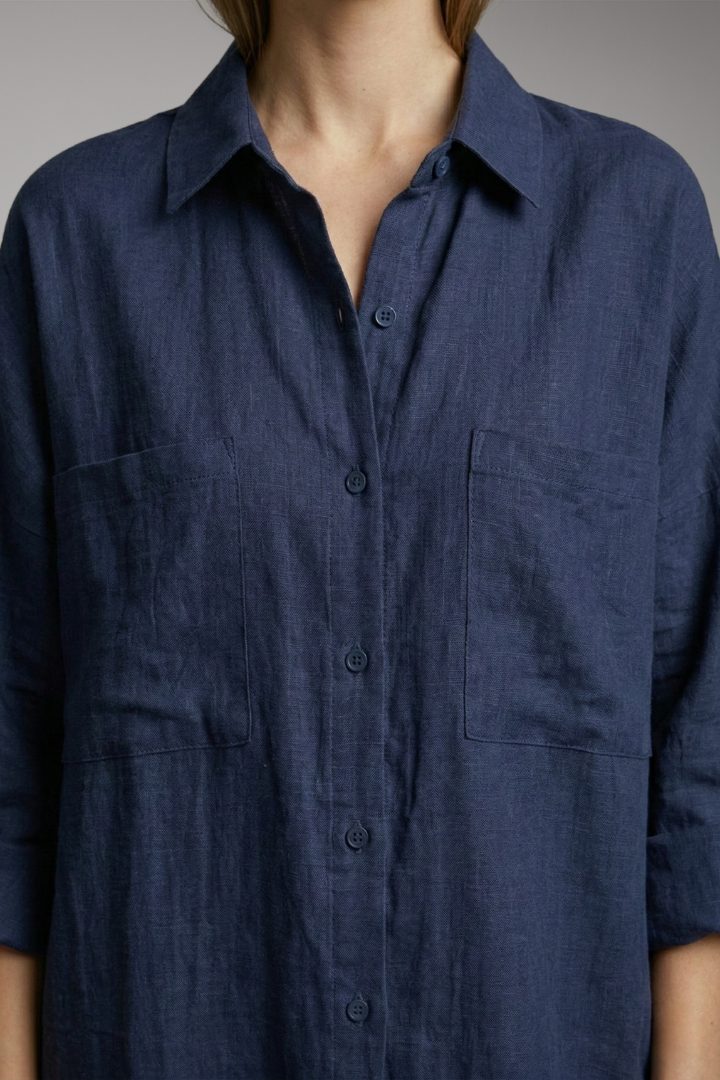 Women's Button-Down Blouse with Front Pockets and Long Sleeves