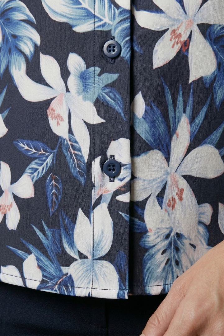 Women’s Button-Down Shirt with Floral Print and Long Sleeves