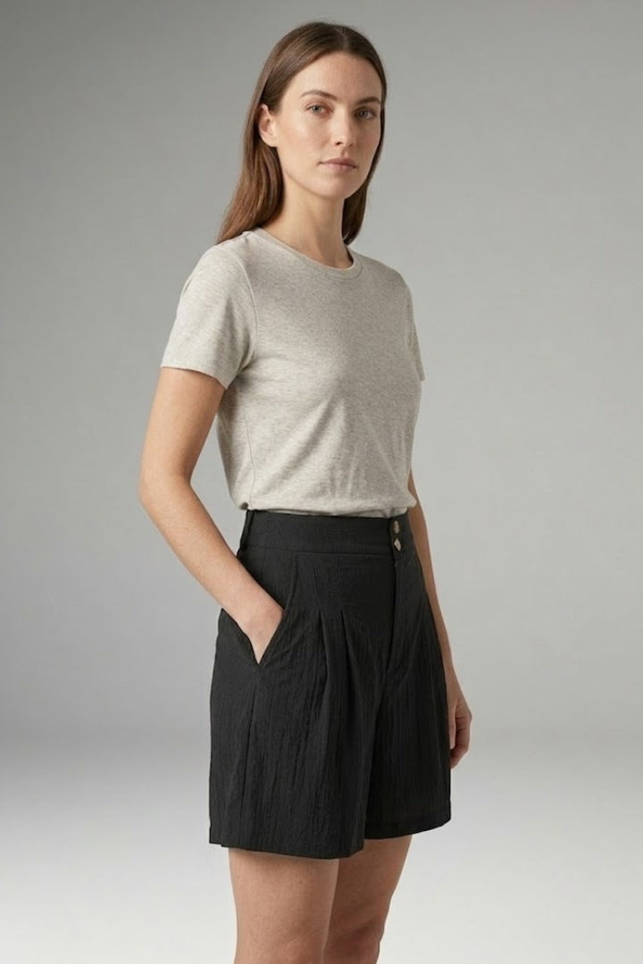 Women's Casual Shorts with High-Waisted Fit and Pleated Design