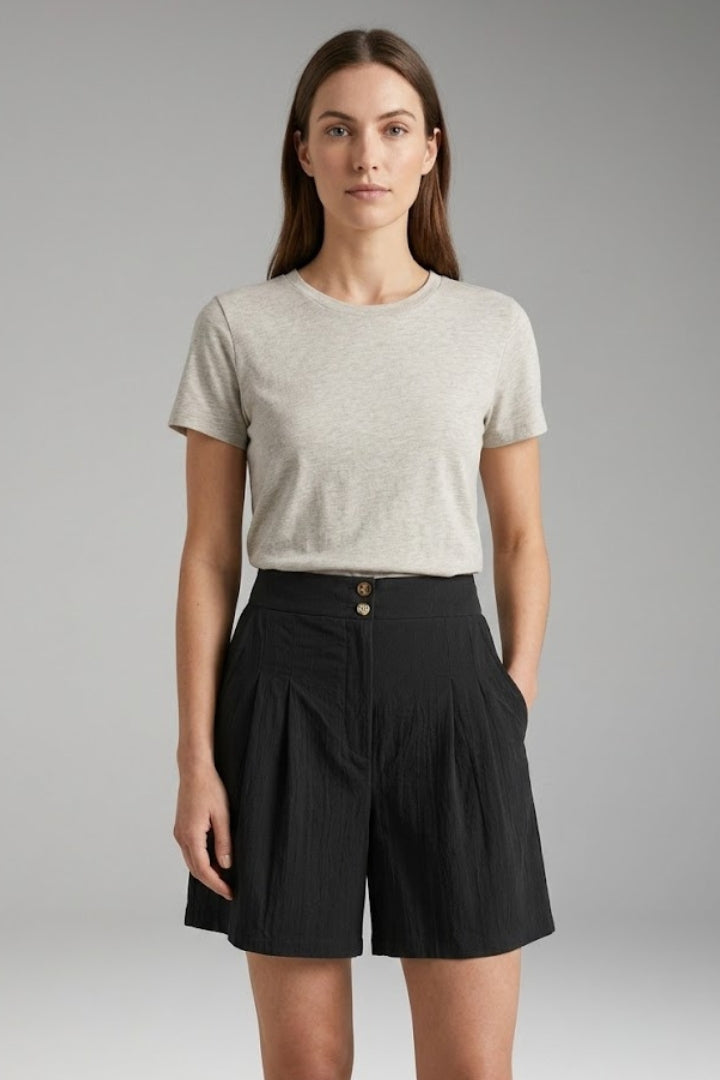 Women's Casual Shorts with High-Waisted Fit and Pleated Design