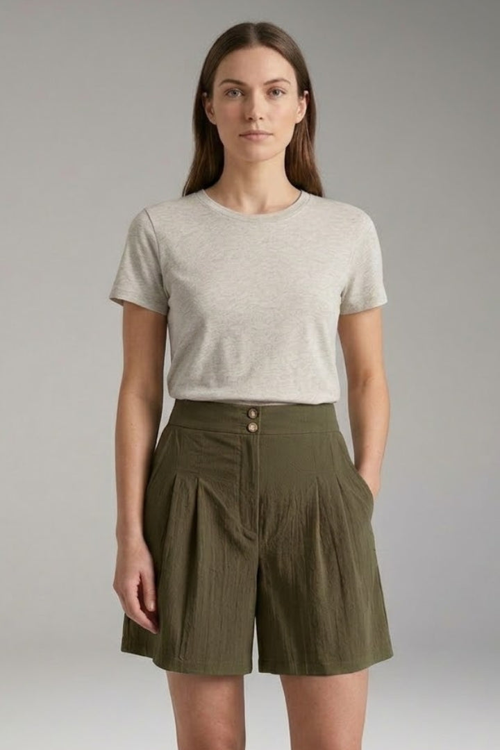 Women's Casual Shorts with High-Waisted Fit and Pleated Design