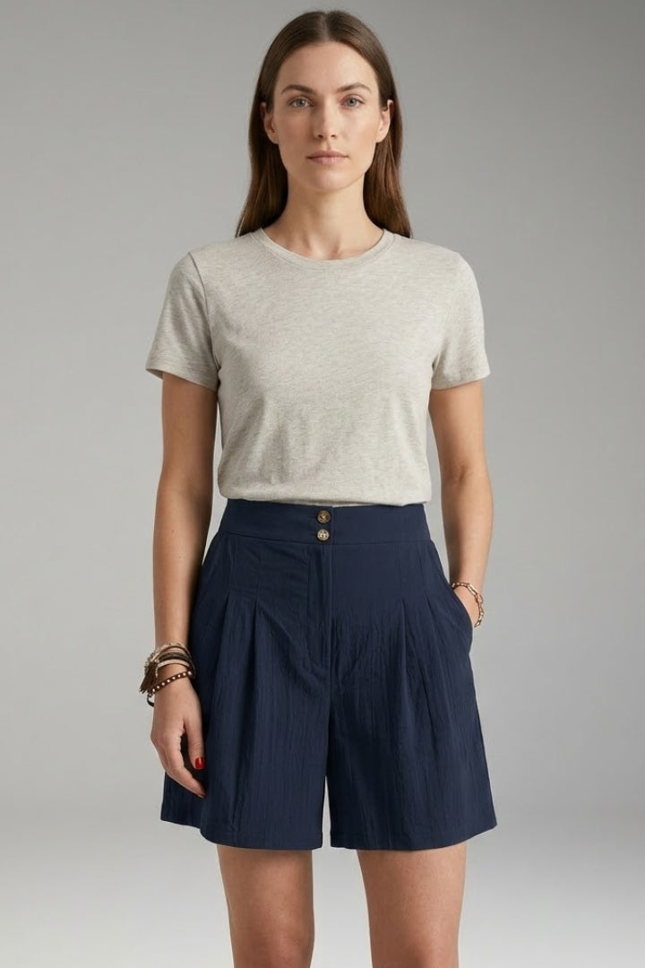 Women's Casual Shorts with High-Waisted Fit and Pleated Design