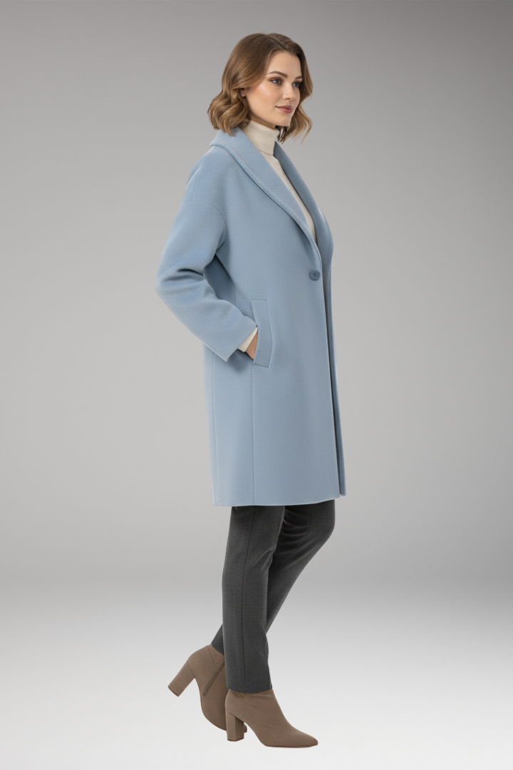 Women’s Coat with Wide Collar and Long Sleeves