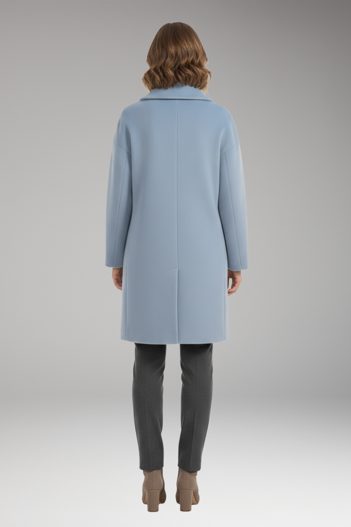 Women’s Coat with Wide Collar and Long Sleeves