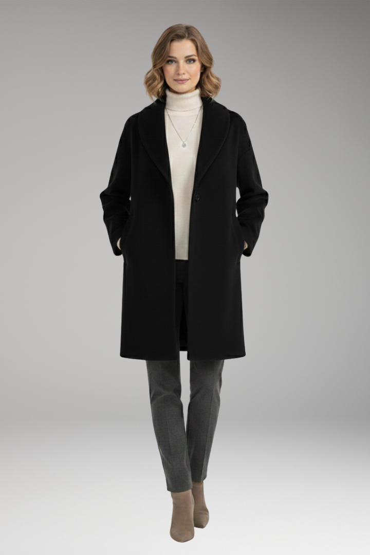 Women’s Coat with Wide Collar and Long Sleeves