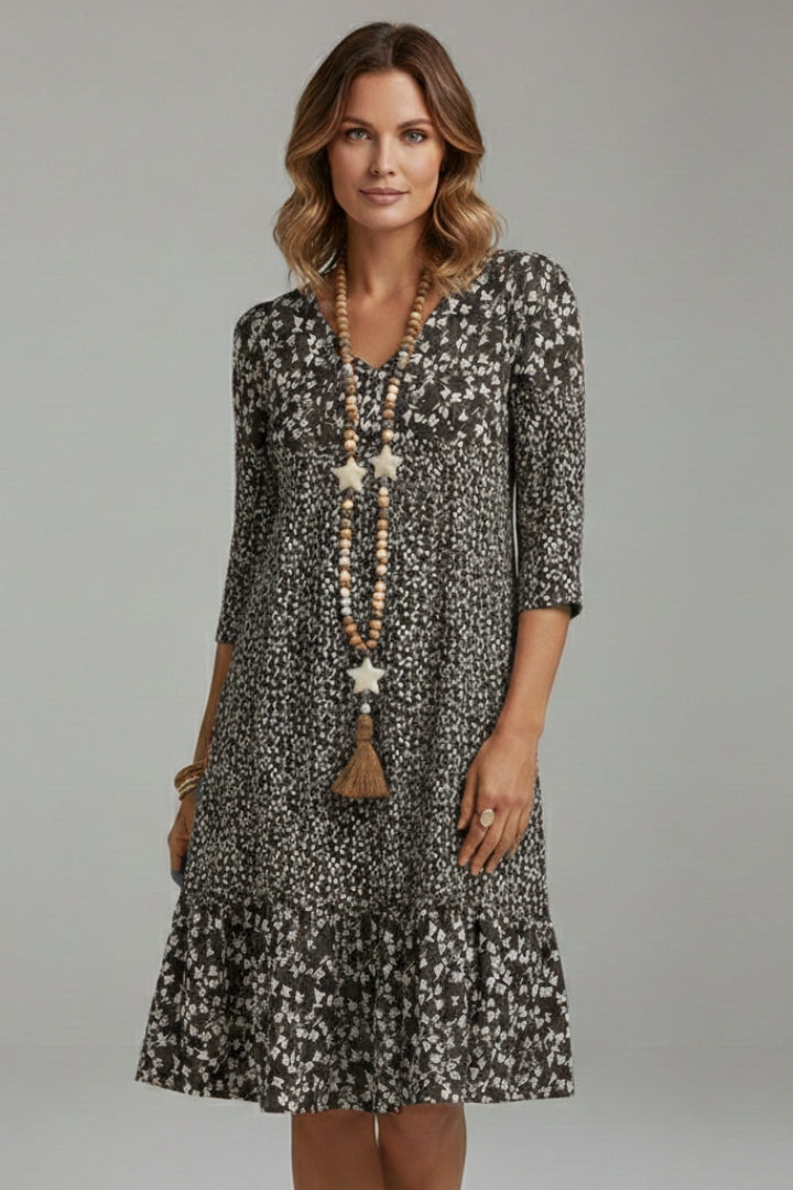 Women's Dress with Sophisticated Cut and Practical Design