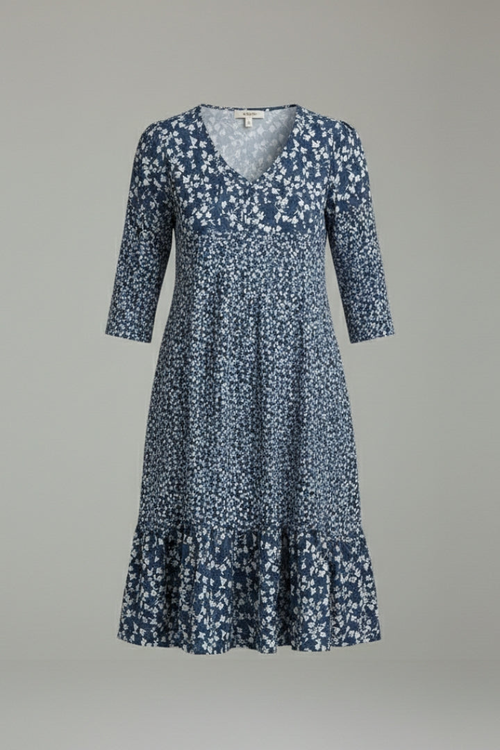Women's Dress with Sophisticated Cut and Practical Design