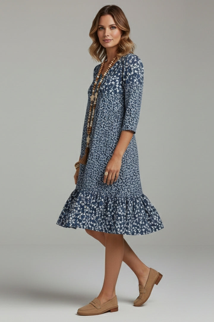 Women's Dress with Sophisticated Cut and Practical Design