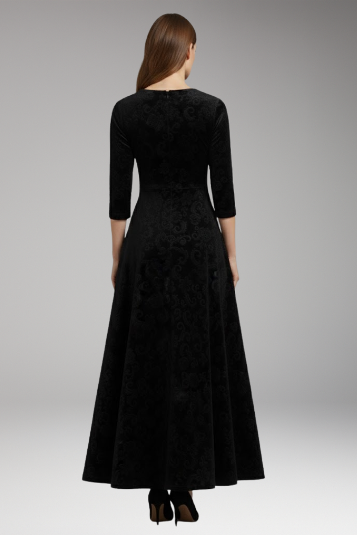 Women’s Flared Dress with Velvet Fabric and Figure-Flattering Cut